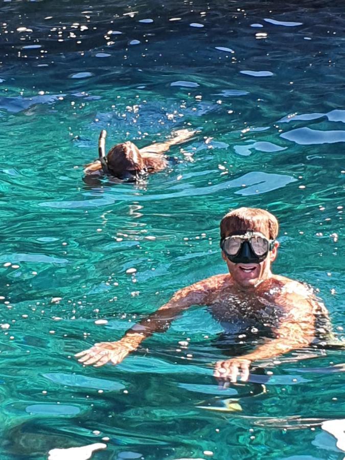 Porquerolles - Nuit Insolite A Bord Du Defi Fou Exteriör bild